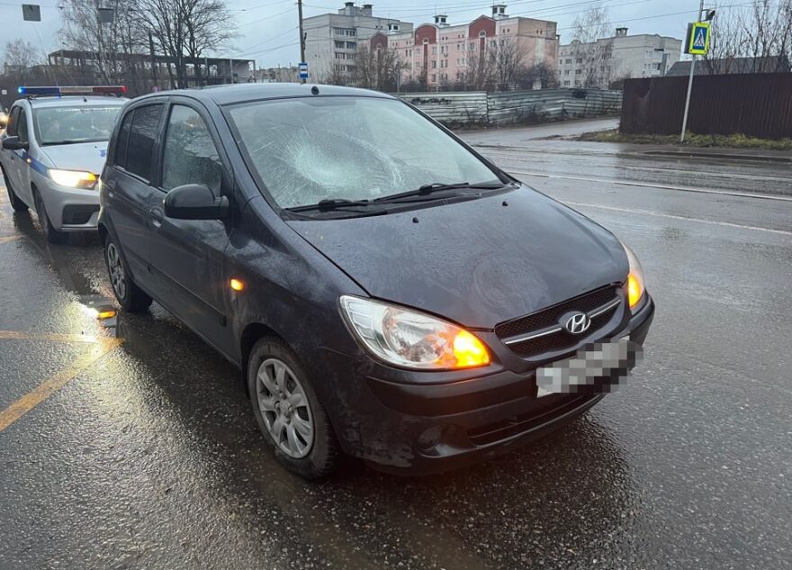 Водитель "Хёндая" сбил женщину на зебре в Твери