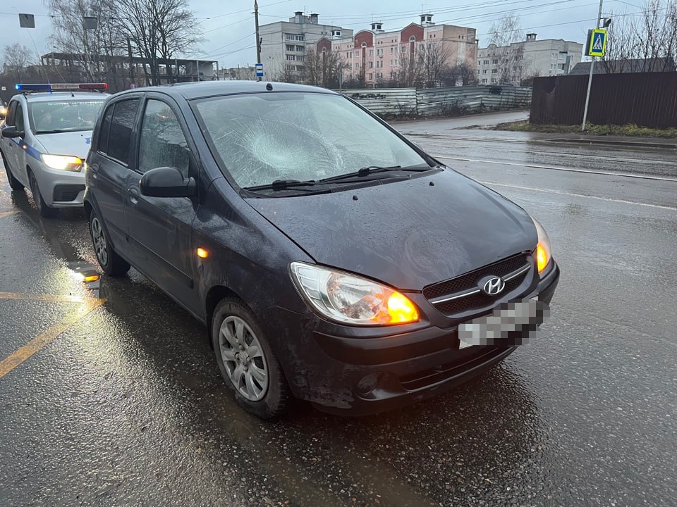 Водитель "Хёндая" сбил женщину на зебре в Твери