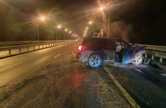 В Тверской области водитель "Тойоты" пострадал в столкновении с экскаватором-погрузчиком