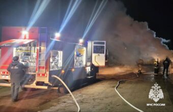 В Тверской области загорелся гараж вместе с автомобилем В Тверской области загорелся гараж вместе с автомобилем