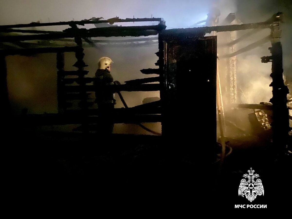 Ночью в Тверской области загорелся жилой дом