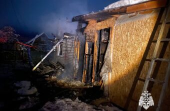 Из-за короткого замыкания под Тверью загорелся дачный дом