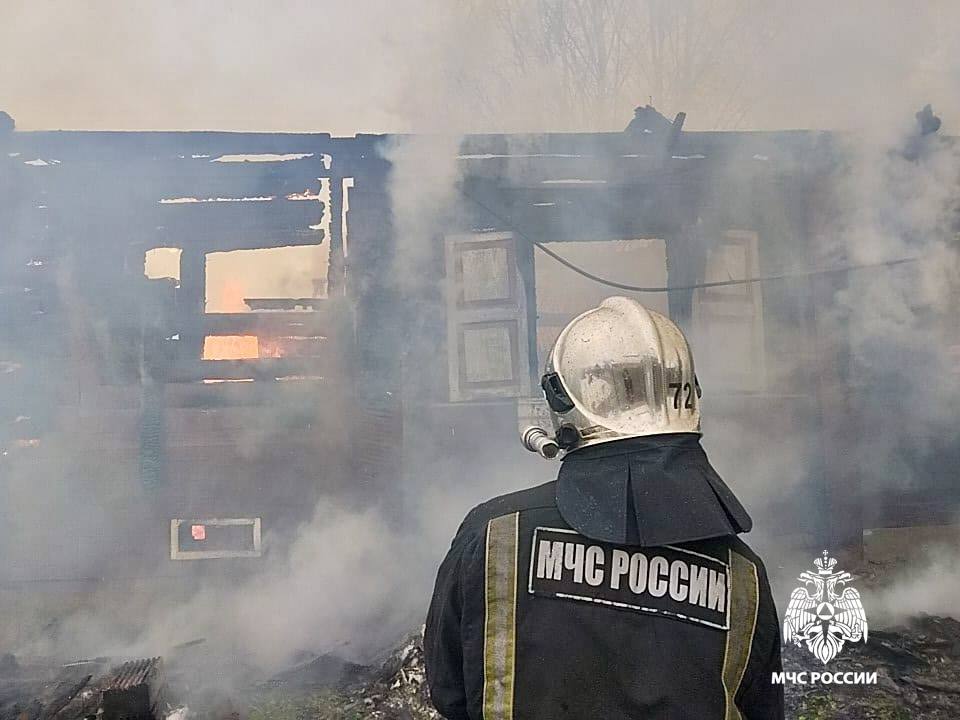 Огонь уничтожил жилой дом под Тверью