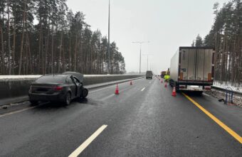 Два человека пострадали в столкновении "Шевроле" и КАМАЗа под Тверью Два человека пострадали в столкновении "Шевроле" и КАМАЗа под Тверью