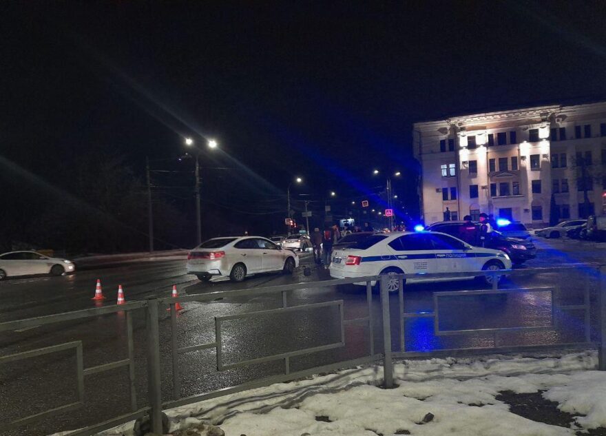 Появились подробности массового ДТП в центре Твери Появились подробности массового ДТП в центре Твери