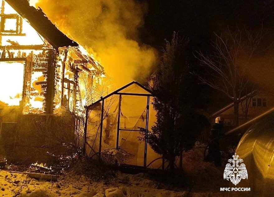 В Тверской области из-за электрооборудования вспыхнул дачный дом В Тверской области из-за электрооборудования вспыхнул дачный дом