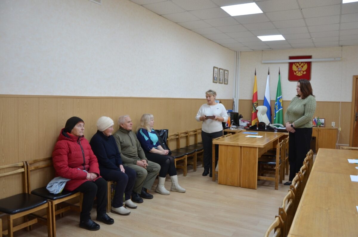 Матери героя СВО из Тверской области вручили орден Мужества