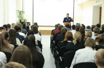 В Тверской области прошел профилактический урок для школьников от следователя-криминалиста В Тверской области прошел профилактический урок для школьников от следователя-криминалиста