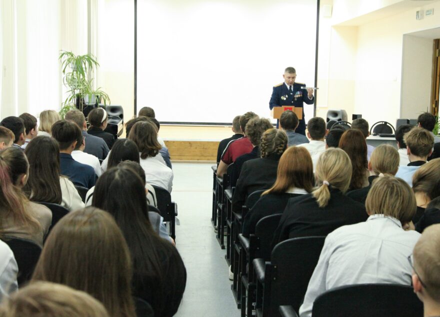 В Тверской области прошел профилактический урок для школьников от следователя-криминалиста