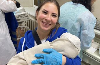 В Тверской области бригада скорой помощи приняла роды в экстремальных условиях