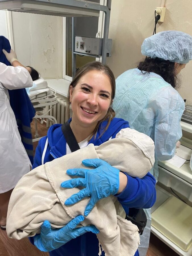 В Тверской области бригада скорой помощи приняла роды в экстремальных условиях