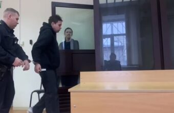 В Твери заключили под стражу мошенника, который обманул мужчину на 900 тысяч рублей В Твери заключили под стражу мошенника, который обманул мужчину на 900 тысяч рублей