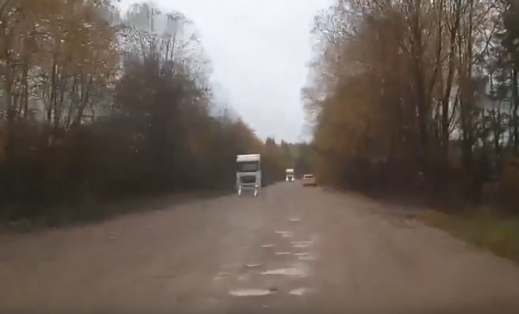 В Тверской области десять лет не могут отремонтировать опасную дорогу