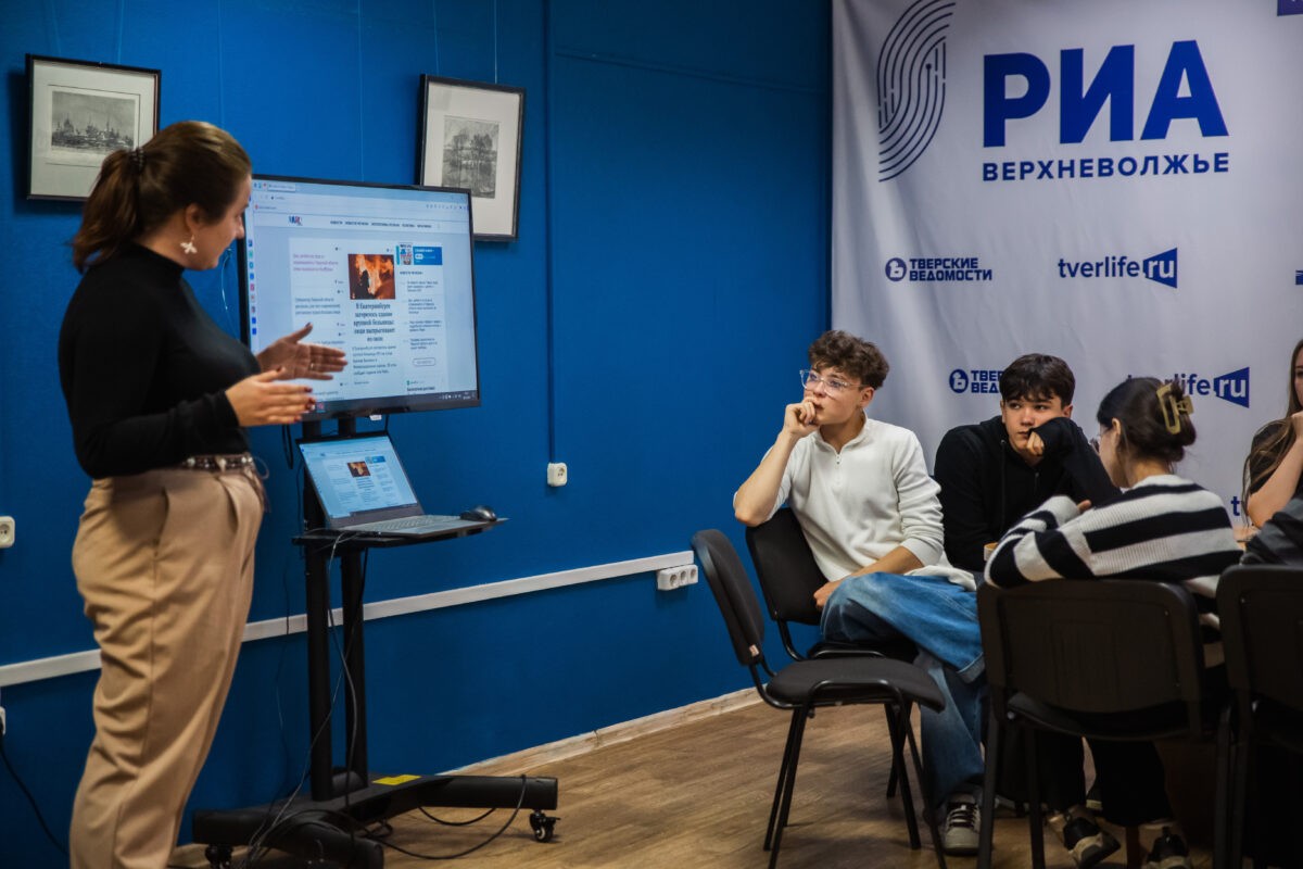 В гостях у журналистов РИА «Верхневолжье» побывали будущие «акулы пера и камеры»