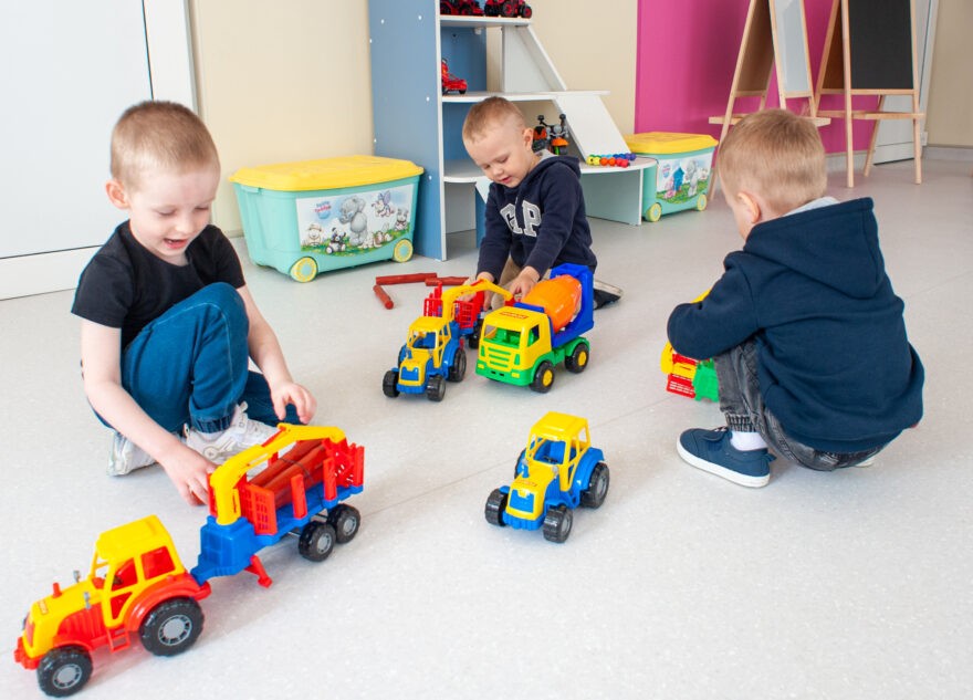 Жителям Тверской области назвали даты выплаты детских пособий в декабре