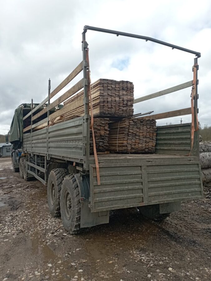 Муниципалитеты Верхневолжья направили в зону СВО гуманитарный груз с пиломатериалами