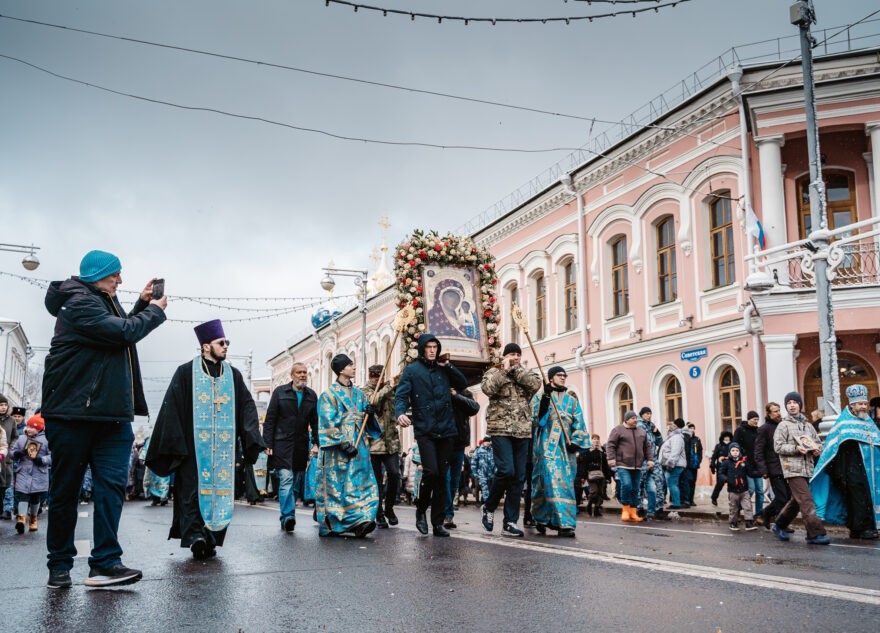 В день Казанской иконы Божией Матери в столице Верхневолжья прошёл Крестный ход В день Казанской иконы Божией Матери в столице Верхневолжья прошёл Крестный ход