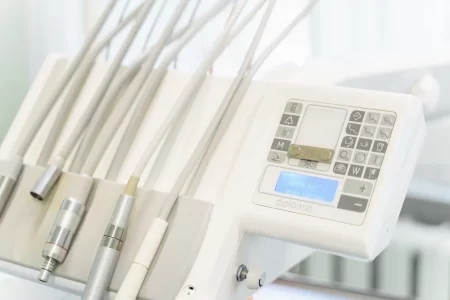 В Тверской области врач по ошибке лишила ребенка здорового коренного зуба