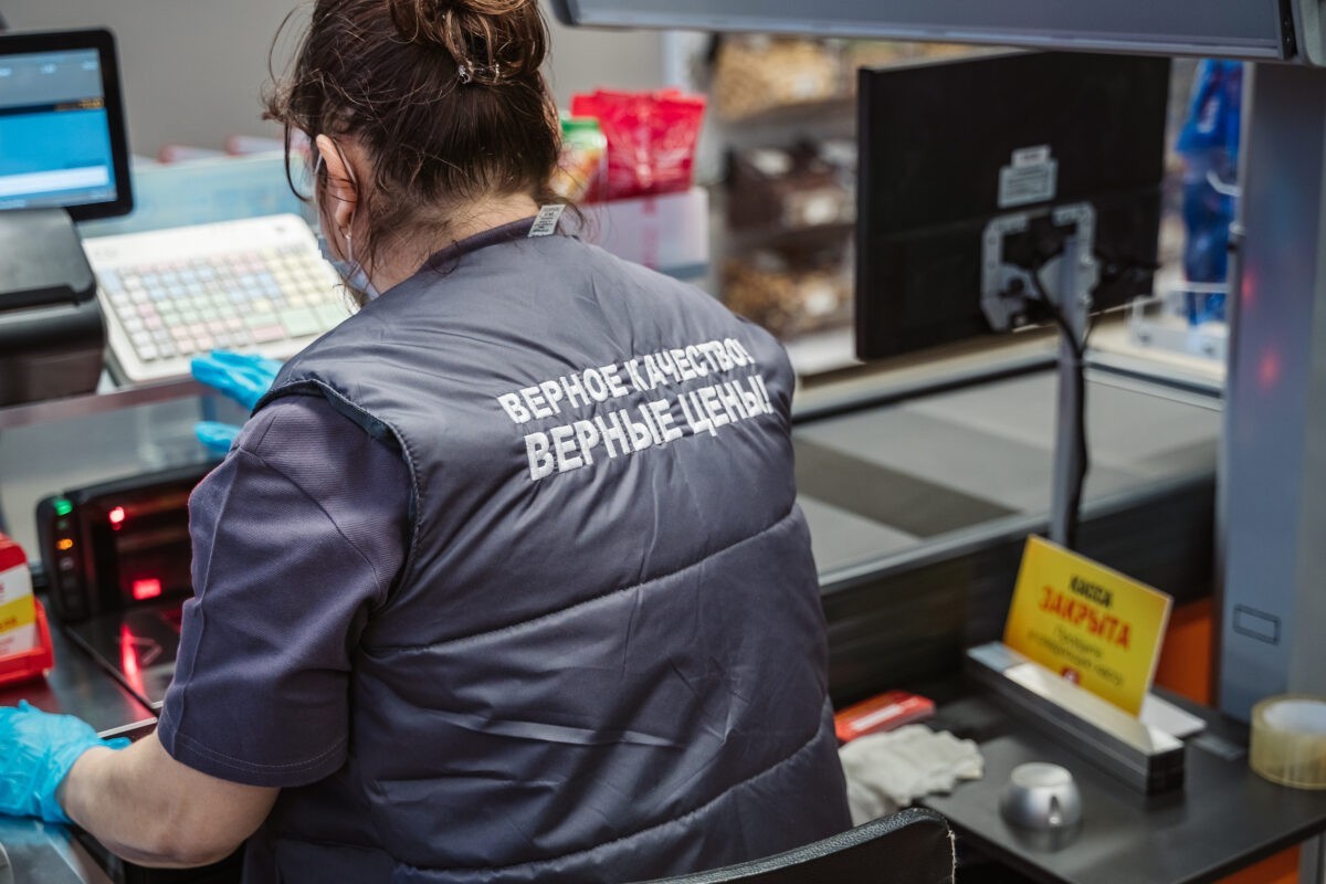 Мошенники начали обманывать россиян прямо на кассах в магазинах