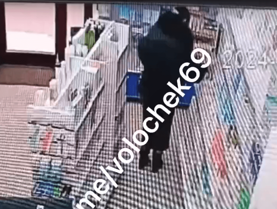 В Тверской области неосторожная воровка попала на камеры