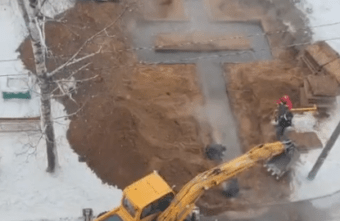 В Твери уже успели выкопать "купель"