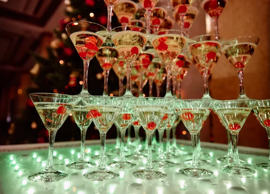 Стало известно, сколько будет стоить шампанское на Новый год