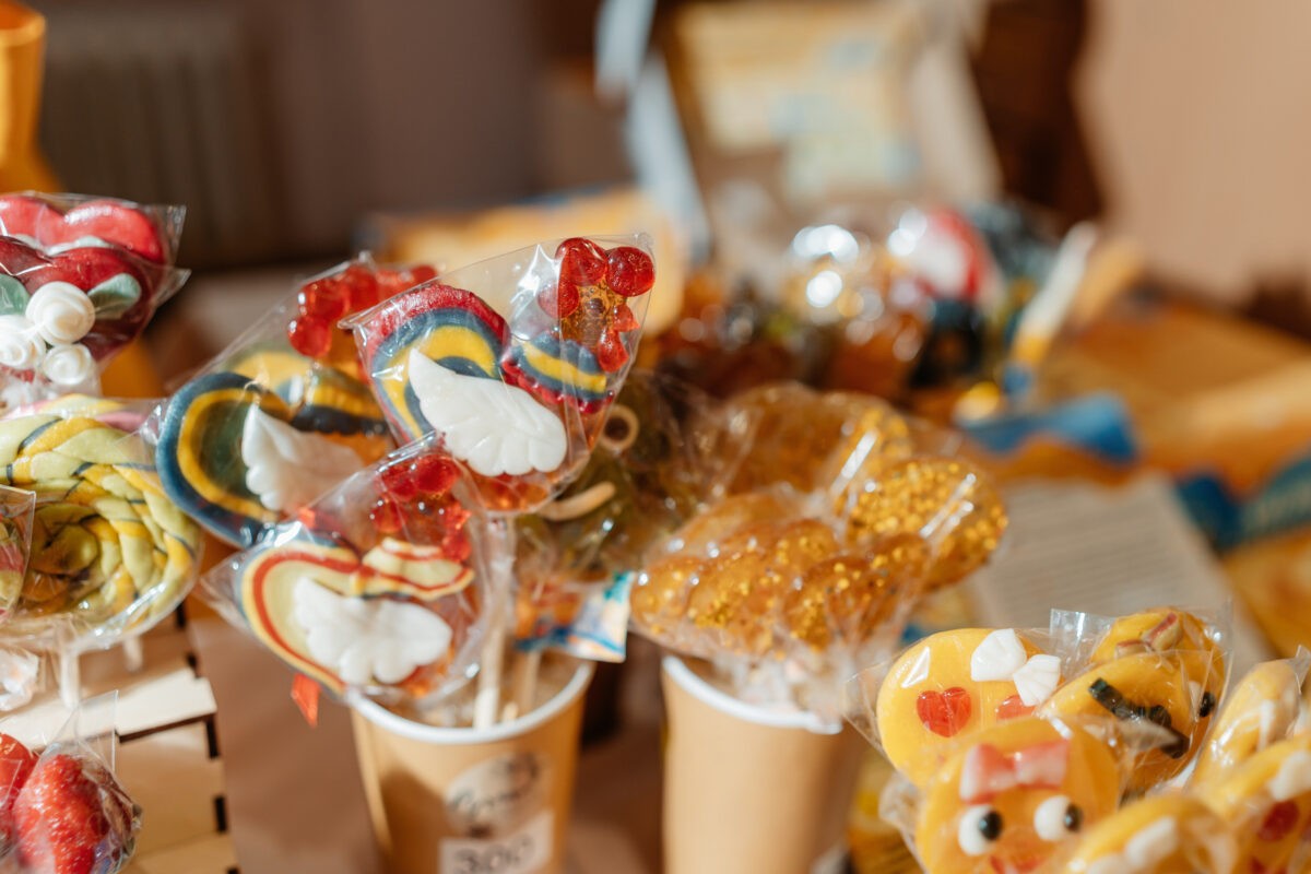 Родителям назвали безопасный состав сладкого подарка на Новый год