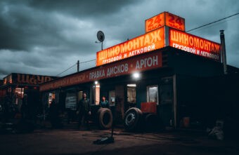 Житель Тверской области остался без денег и запчастей Житель Тверской области остался без денег и запчастей