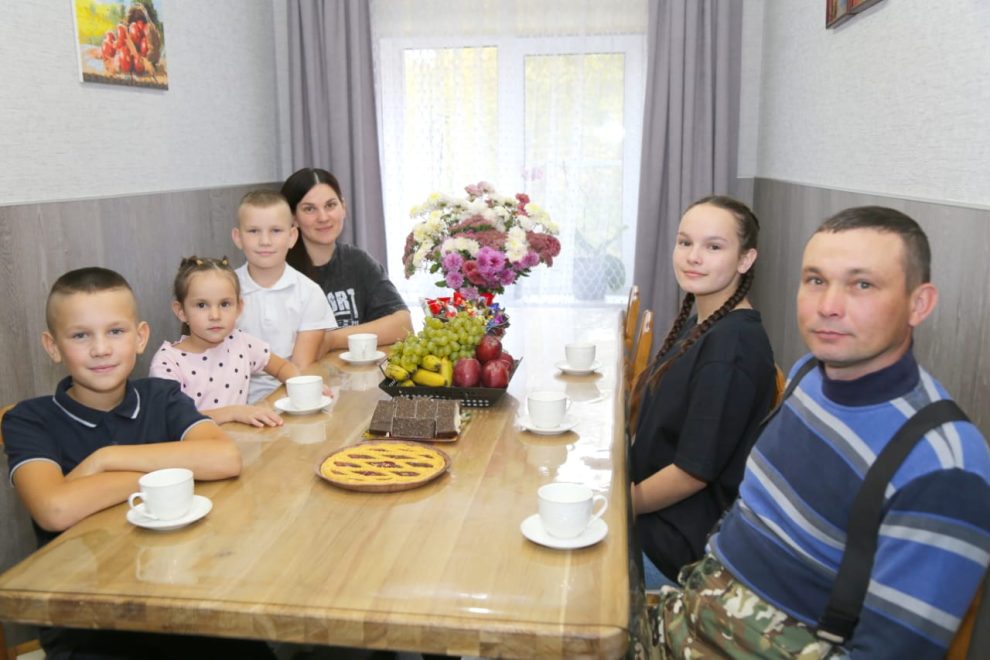 Семья Караваевых из Торопца уверена – дети делают нас лучше и дарят вдохновение