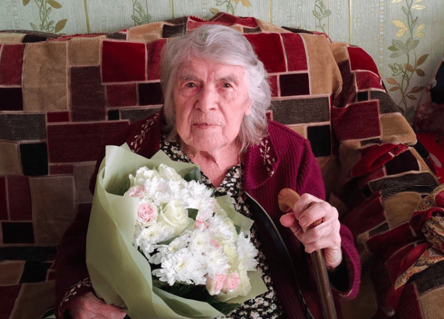 Губернатор поздравил со 100-летним юбилеем ветерана Великой Отечественной войны Костину Людмилу