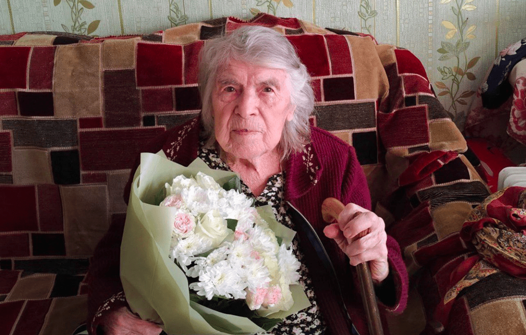 Губернатор поздравил со 100-летним юбилеем ветерана Великой Отечественной войны Костину Людмилу