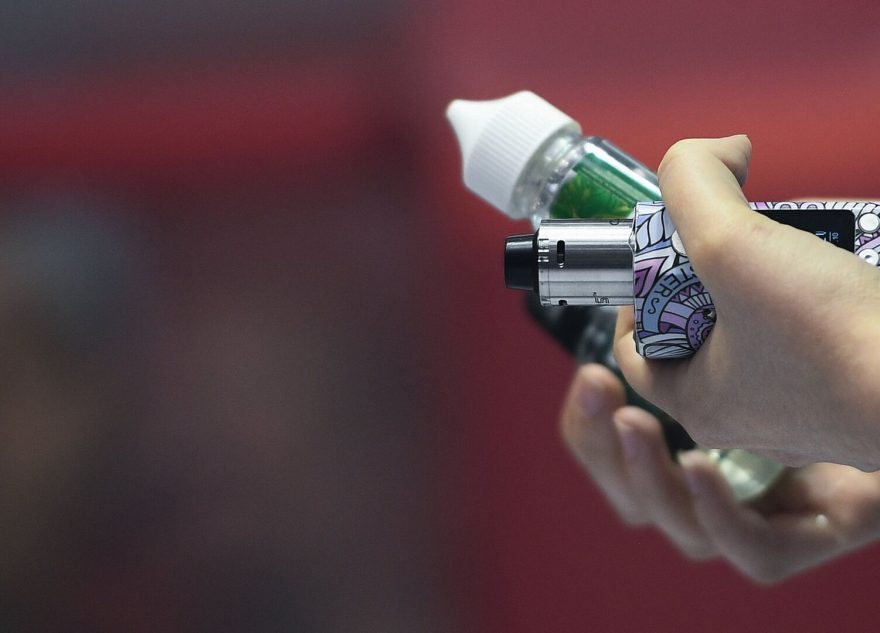 В России могут полностью запретить продажу вейпов