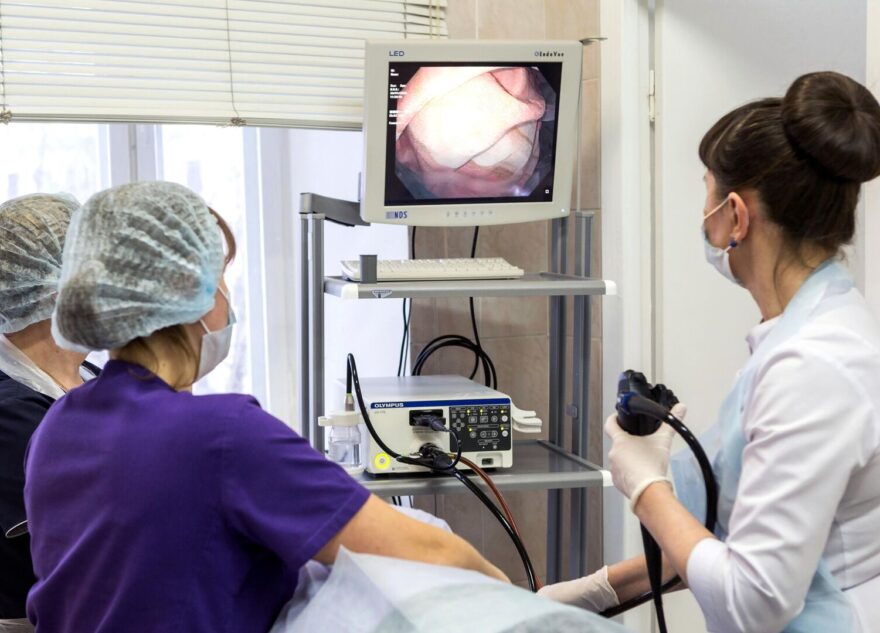 Врач рассказала о риске заразиться гастритом в офисе