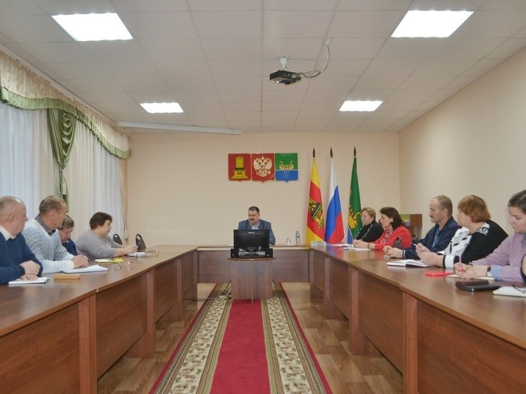 Глава Андреапольского округа провел совещание в начале рабочей недели