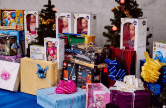 Россиянам назвали самый опасный подарок ребенку на Новый год