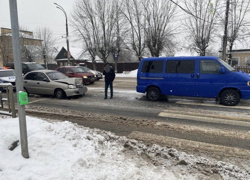 После аварии в Твери девочку увезли в больницу