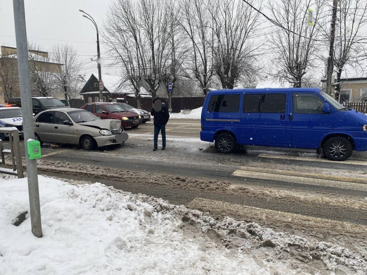 После аварии в Твери девочку увезли в больницу