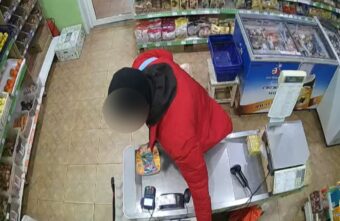 В Твери вор попал в объектив камеры видеонаблюдения В Твери вор попал в объектив камеры видеонаблюдения