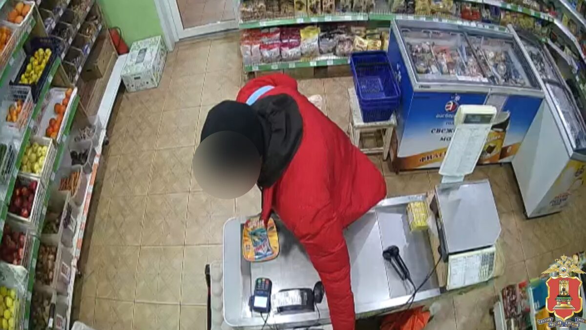 В Твери вор попал в объектив камеры видеонаблюдения