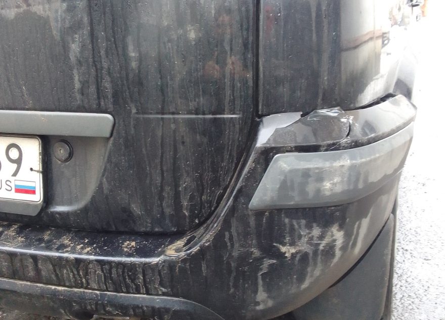 Жители Тверской области напали на водителя, который ищет виновника ДТП