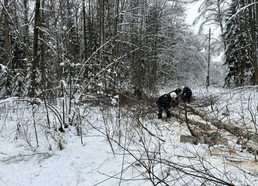 В Тверской области продолжаются работы по восстановлению электроснабжения В Тверской области продолжаются работы по восстановлению электроснабжения
