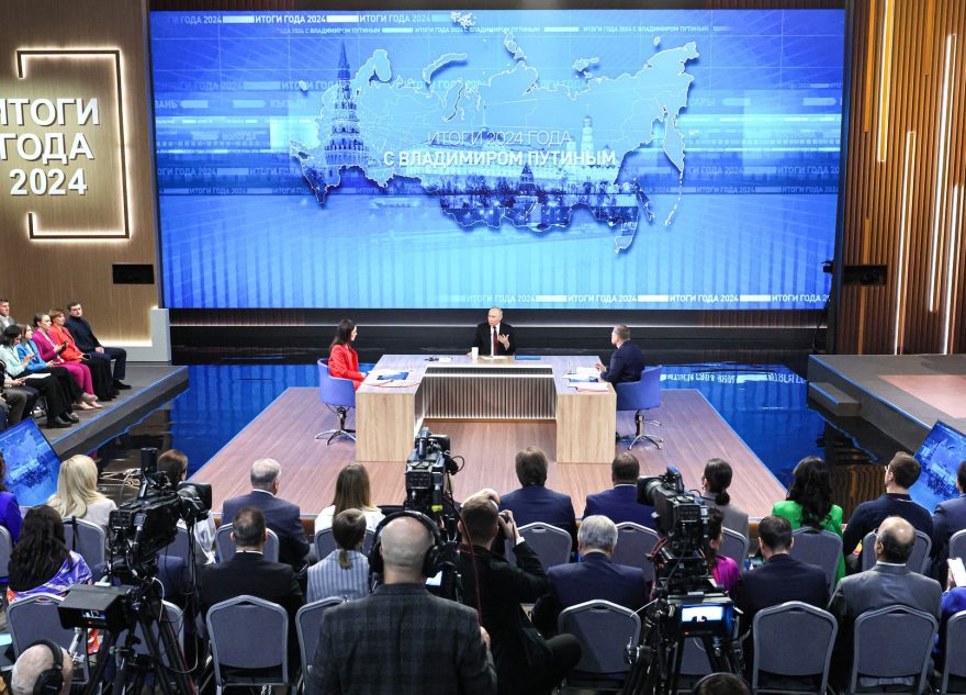 «Итоги года с Владимиром Путиным»: президент России ответил на самые актуальные вопросы жителей страны и журналистов