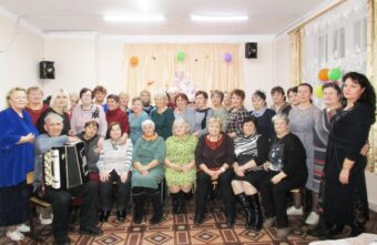 Калязинские ветераны приобщают горожан к творчеству Калязинские ветераны приобщают горожан к творчеству