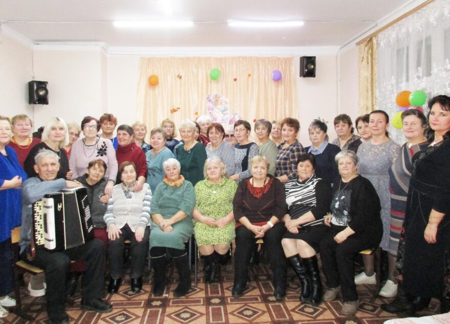 Калязинские ветераны приобщают горожан к творчеству