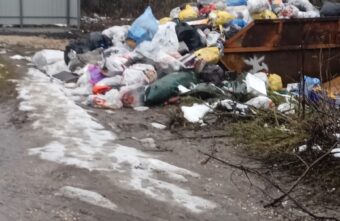 Один из городов в Тверской области завален мусором Один из городов в Тверской области завален мусором