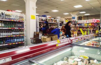 В России предложили продавать алкоголь по спецотметке на «Госуслугах» В России предложили продавать алкоголь по спецотметке на «Госуслугах»