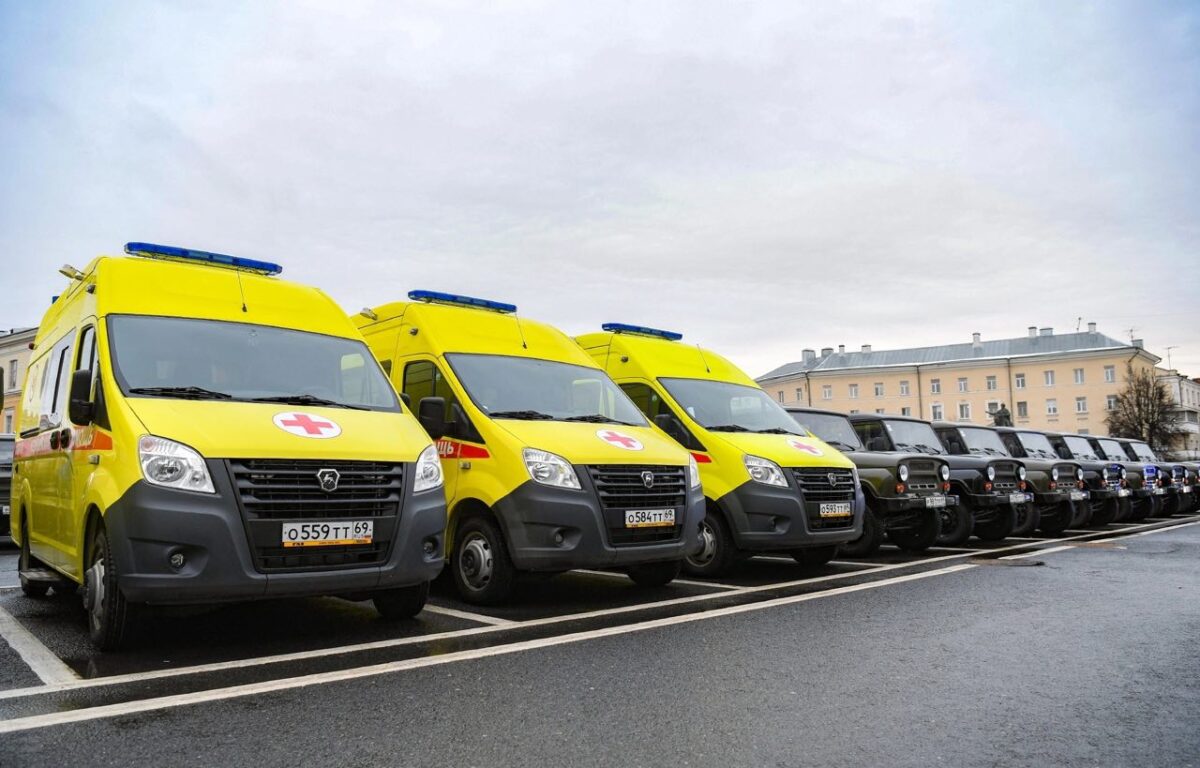 Игорь Руденя передал в муниципалитеты Тверской области новый автотранспорт