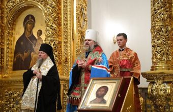 Спасо-Преображенскому собору в Твери передан ковчег с мощами святого мученика Вонифатия Спасо-Преображенскому собору в Твери передан ковчег с мощами святого мученика Вонифатия