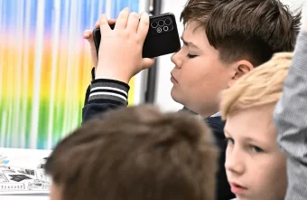 В общении с детьми мошенники используют имена известных блогеров