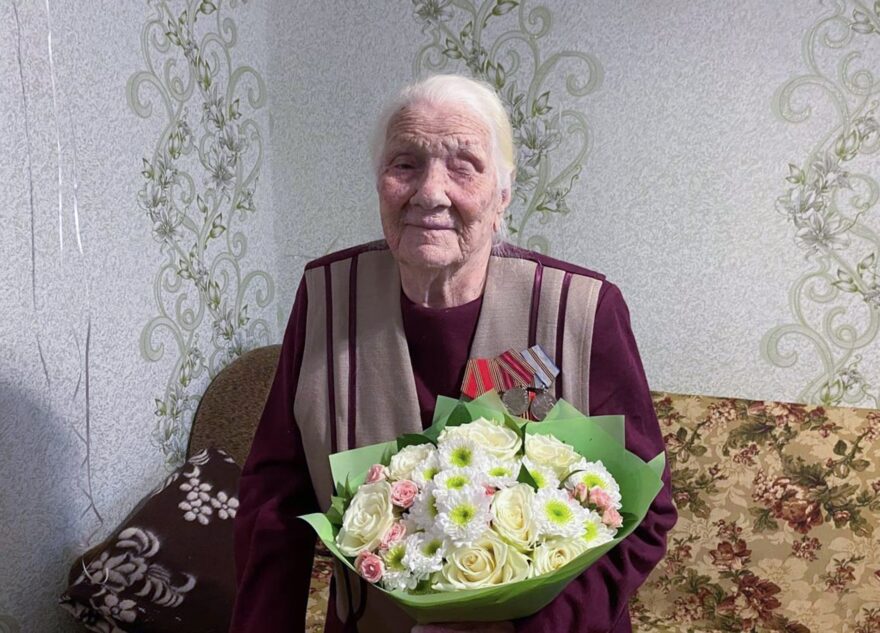 Труженица тыла Варвара Бурцева из Калязина отмечает вековой юбилей Труженица тыла Варвара Бурцева из Калязина отмечает вековой юбилей